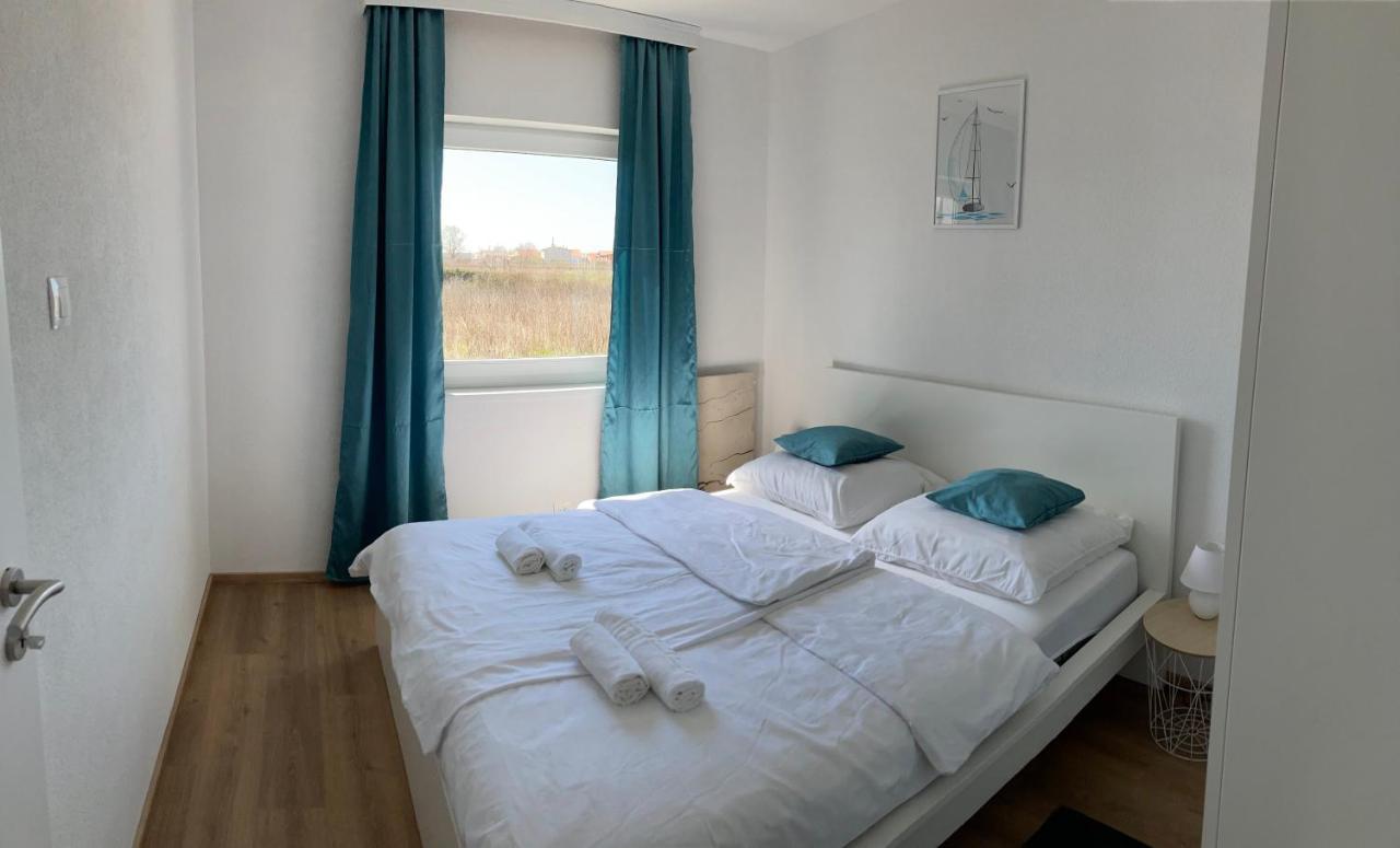 Apartmani Dorijan Vrsi Exterior photo
